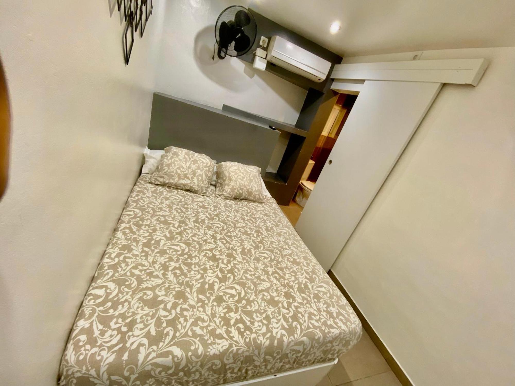 Suites Nuevas Con Bano Privado Frente Al Metro St Mwc Barcelona-Fira Оспиталет де Лобрегат Екстериор снимка